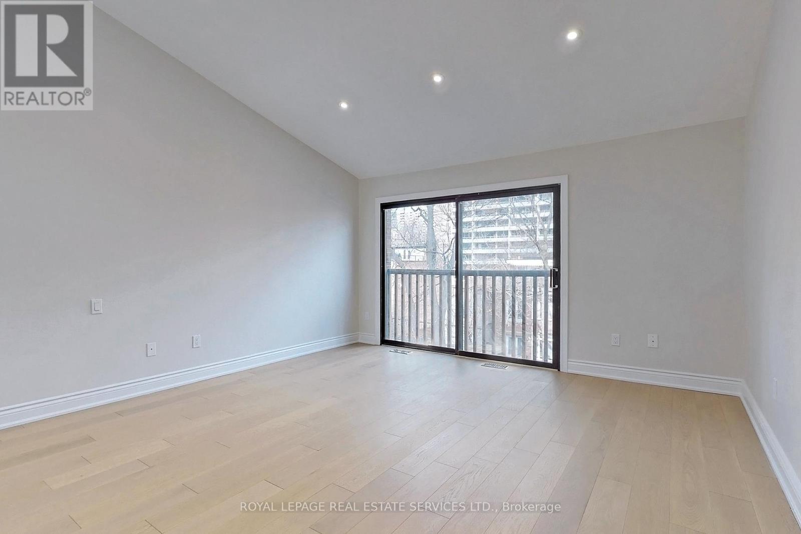 












26A DUNDONALD STREET

,
Toronto,




Ontario
M4Y1K2

