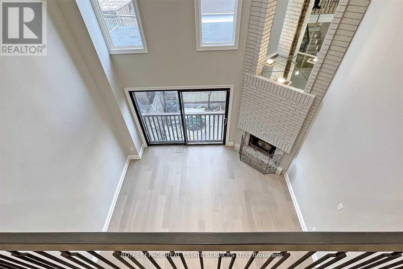 












26A DUNDONALD STREET

,
Toronto,




Ontario
M4Y1K2

