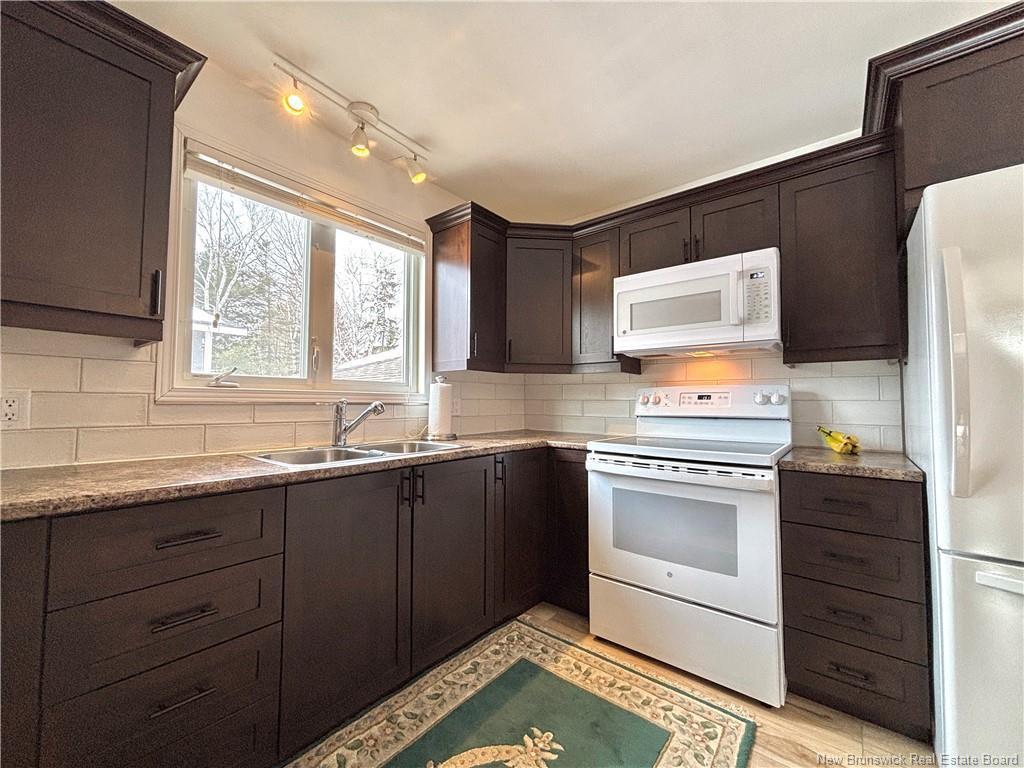 









920


Msgr Godin

CRT,
Bathurst,




NB
E2A 4E6

