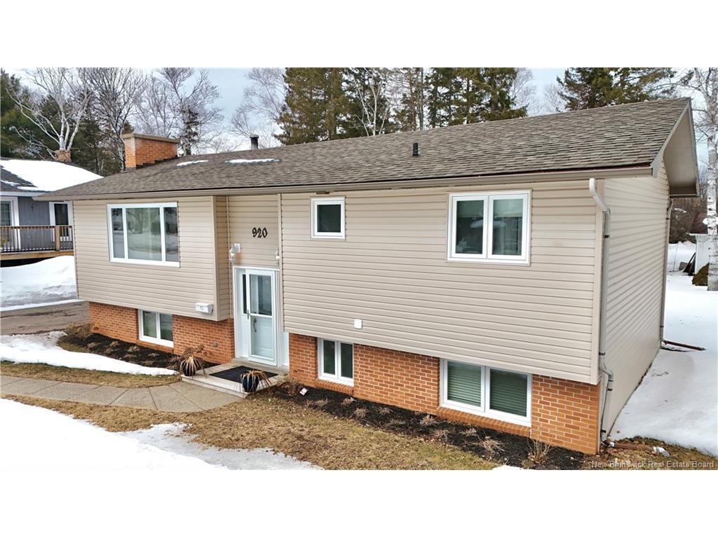 









920


Msgr Godin

CRT,
Bathurst,




NB
E2A 4E6

