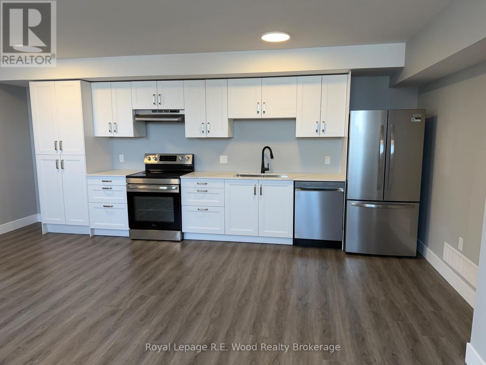 












335 JOHN STREET S

,
Aylmer,




Ontario
N5H2C9

