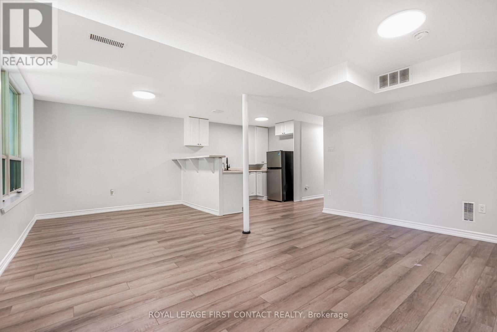 












14-16 PEEL STREET

,
Barrie,




Ontario
L4M3K8

