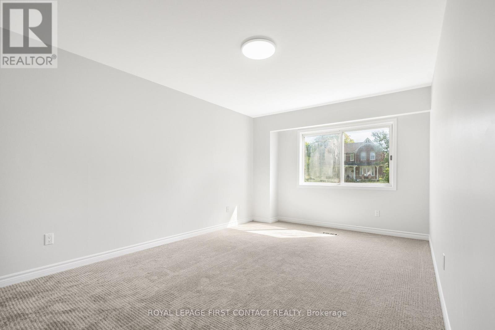 












14-16 PEEL STREET

,
Barrie,




Ontario
L4M3K8

