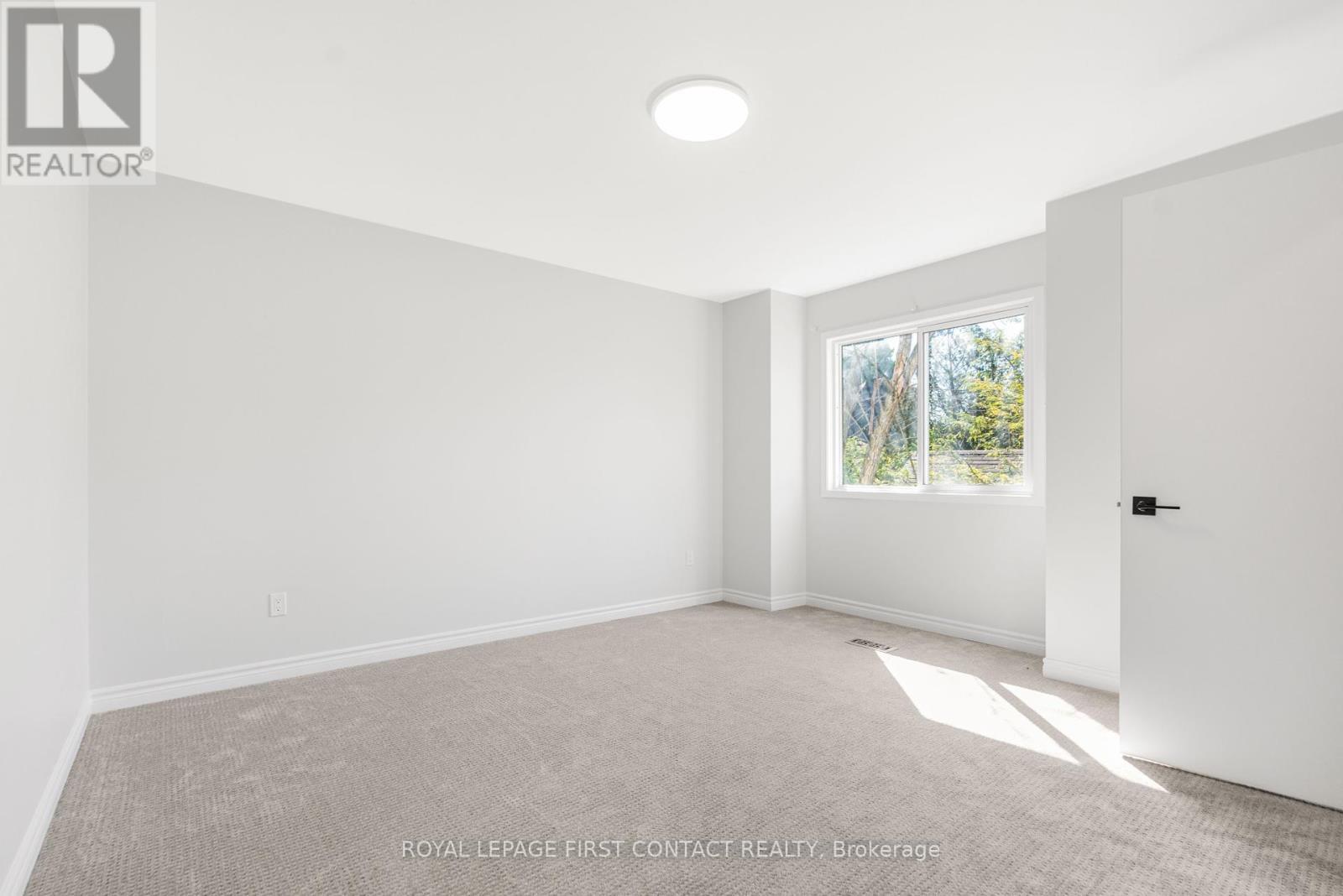 












14-16 PEEL STREET

,
Barrie,




Ontario
L4M3K8

