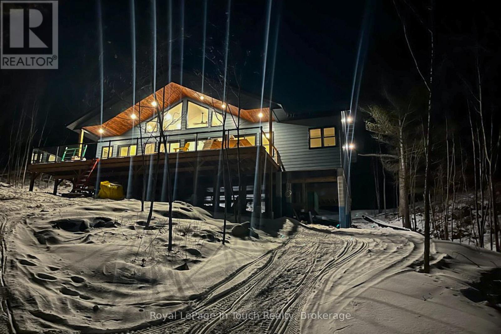 












8814 GEORGIAN BAY SHORE

,
Georgian Bay (Baxter),




Ontario
P0E1E0

