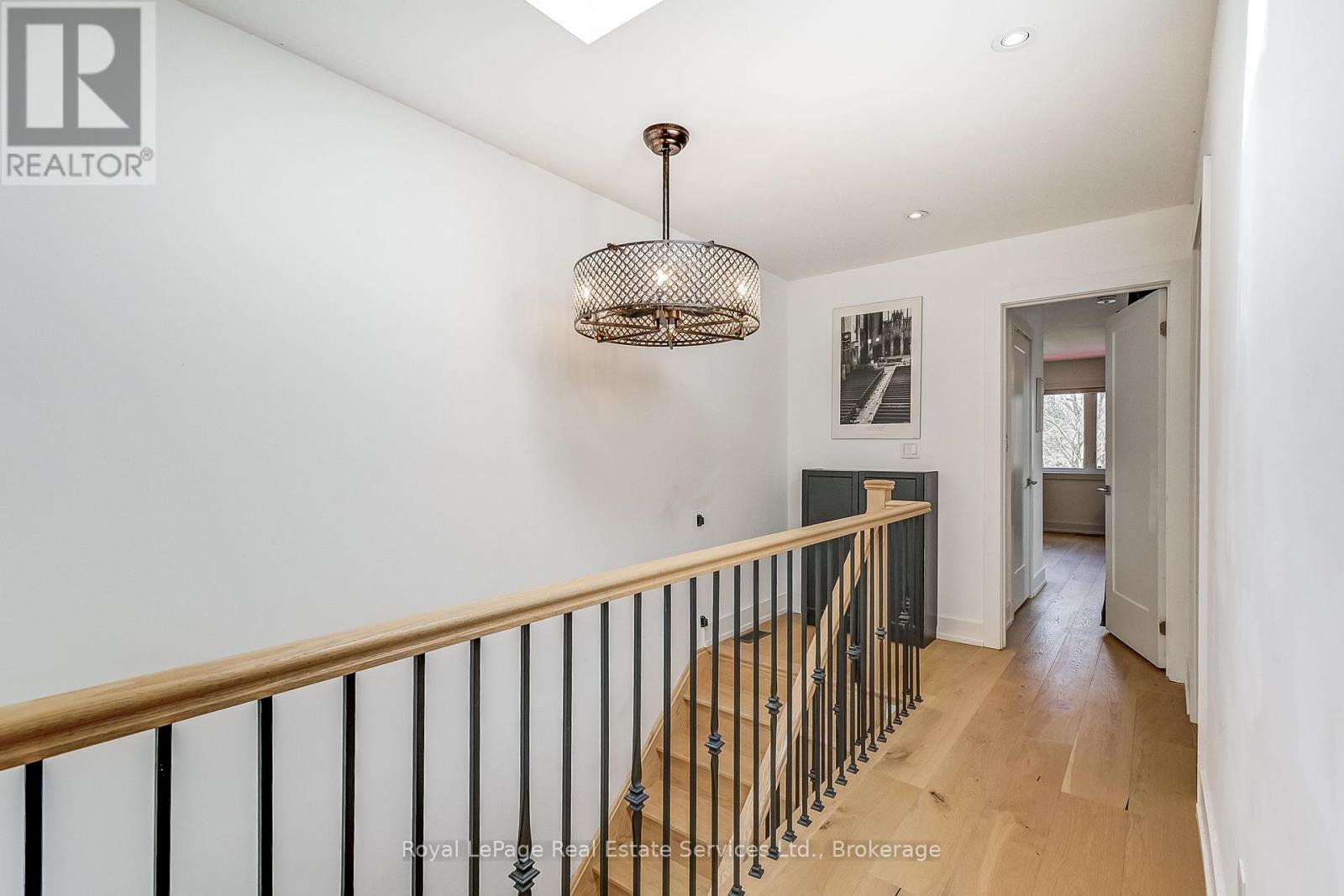 












176 LEYTON AVENUE

,
Toronto (Oakridge),




Ontario
M1L3V6

