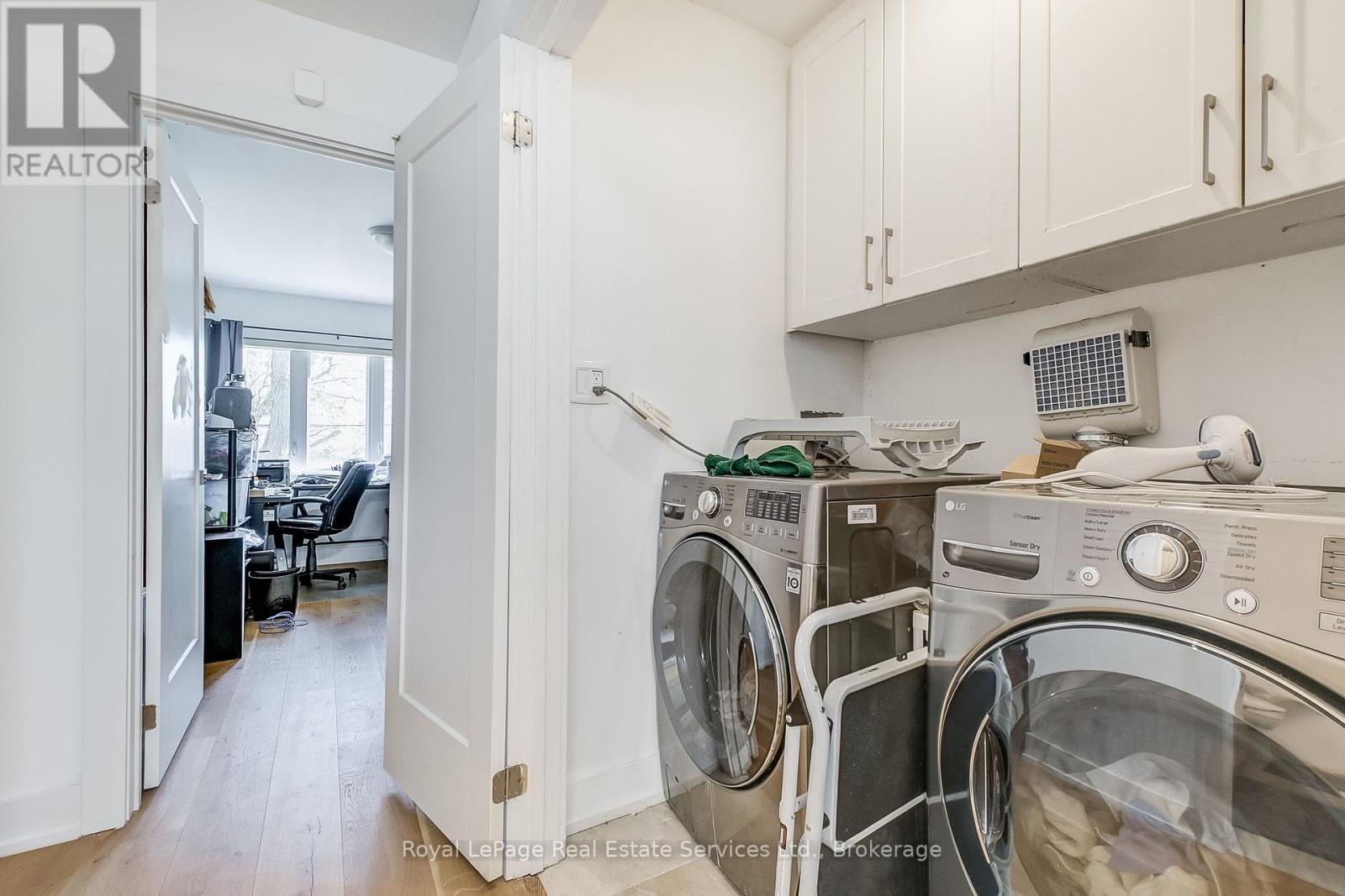 












176 LEYTON AVENUE

,
Toronto (Oakridge),




Ontario
M1L3V6

