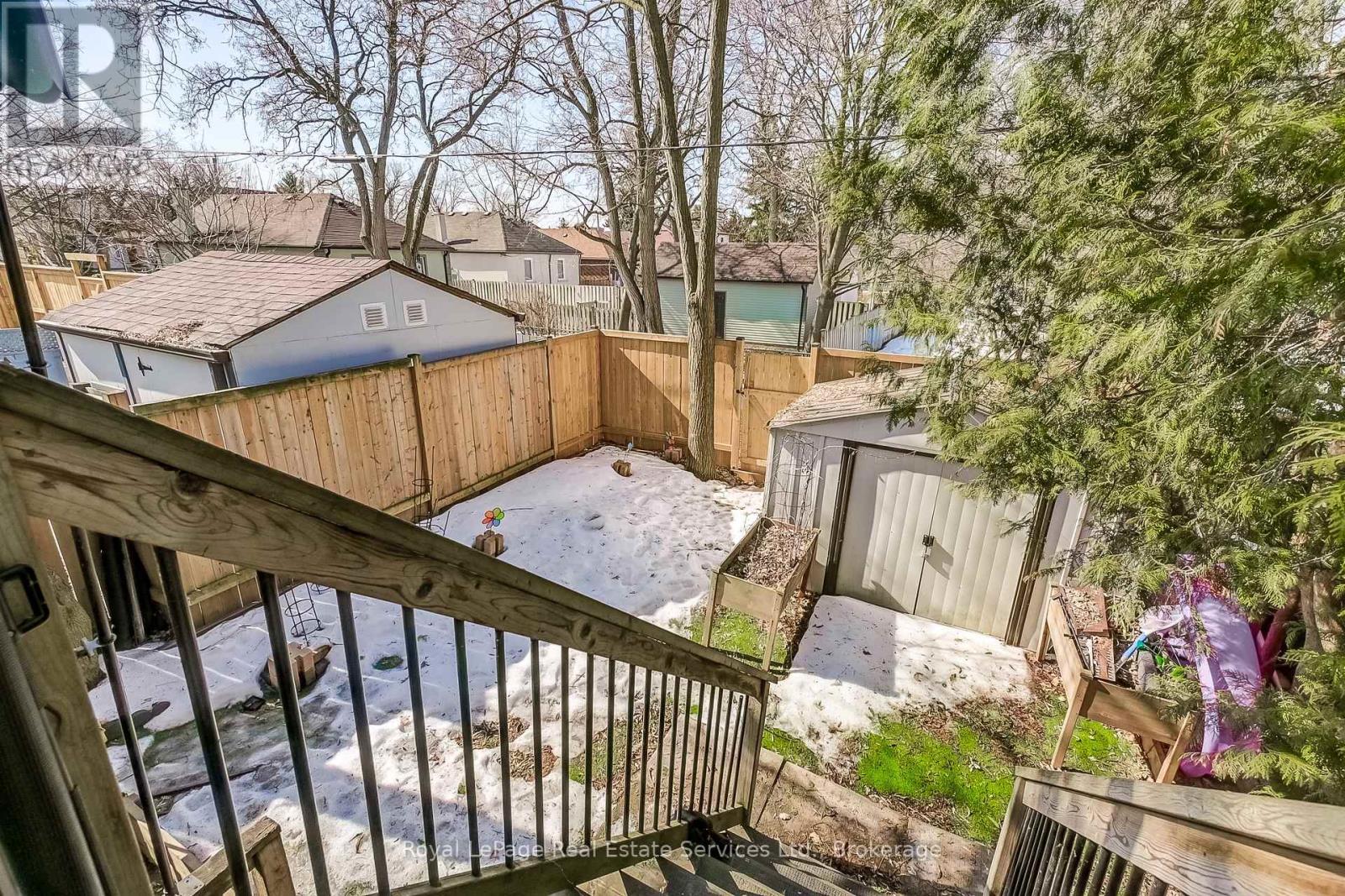 












176 LEYTON AVENUE

,
Toronto (Oakridge),




Ontario
M1L3V6

