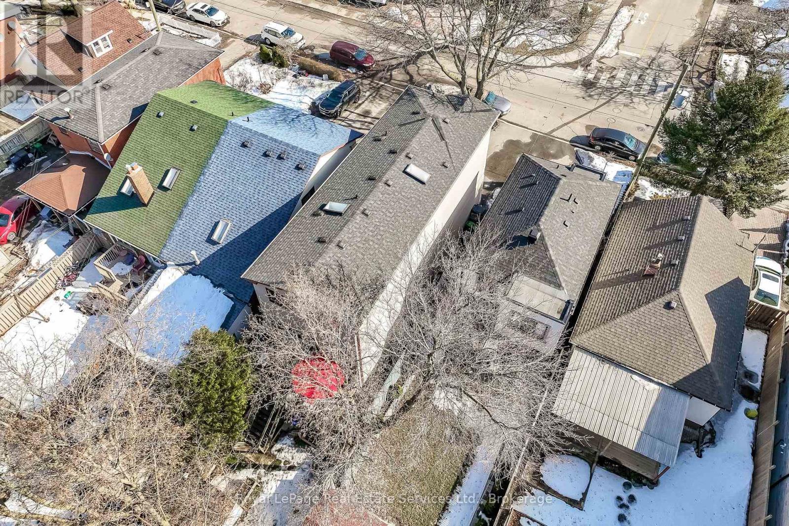 












176 LEYTON AVENUE

,
Toronto (Oakridge),




Ontario
M1L3V6

