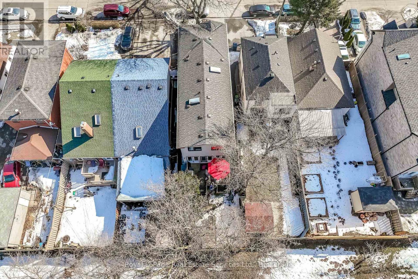 












176 LEYTON AVENUE

,
Toronto (Oakridge),




Ontario
M1L3V6

