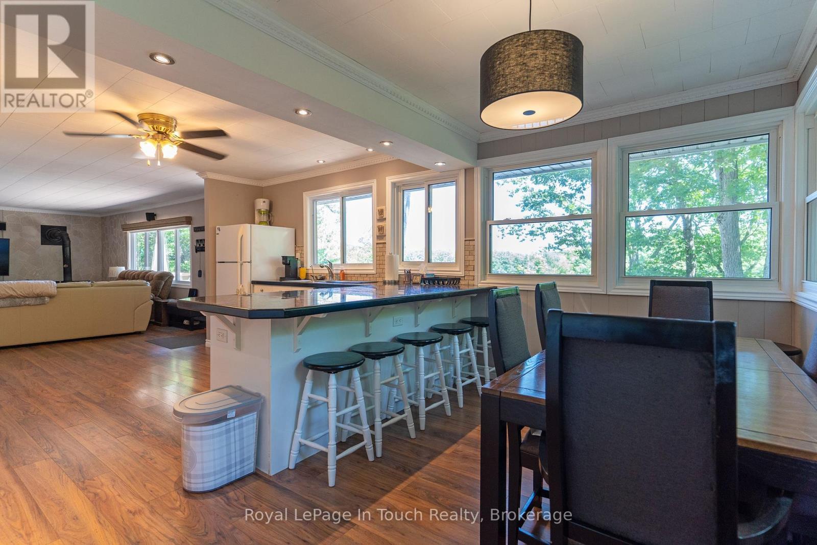 












1346 ISLAND 980

,
Georgian Bay (Baxter),




Ontario
P0E1E0

