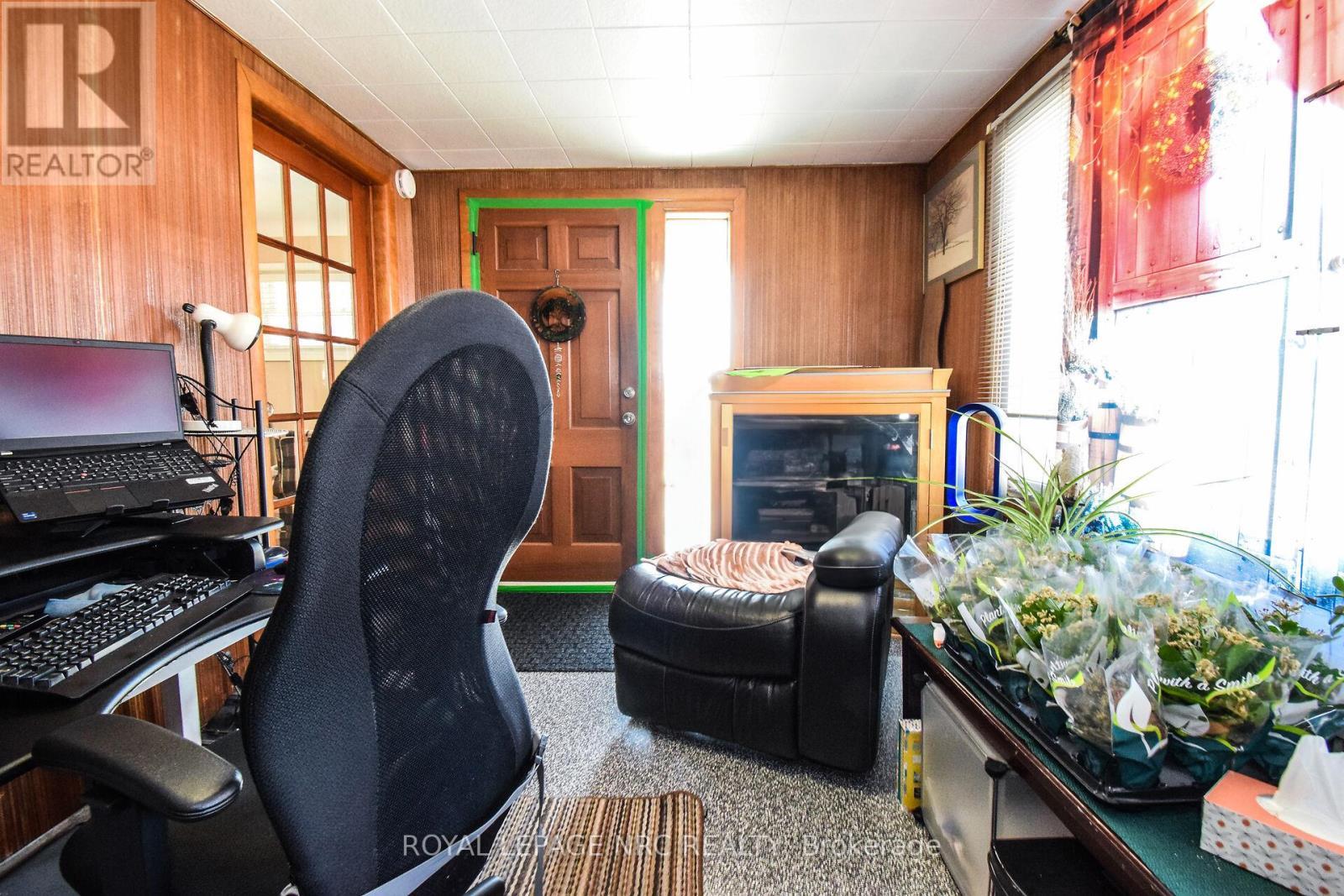 












110 EASTCHESTER AVENUE

,
St. Catharines (E. Chester),




Ontario
L2P2Z1

