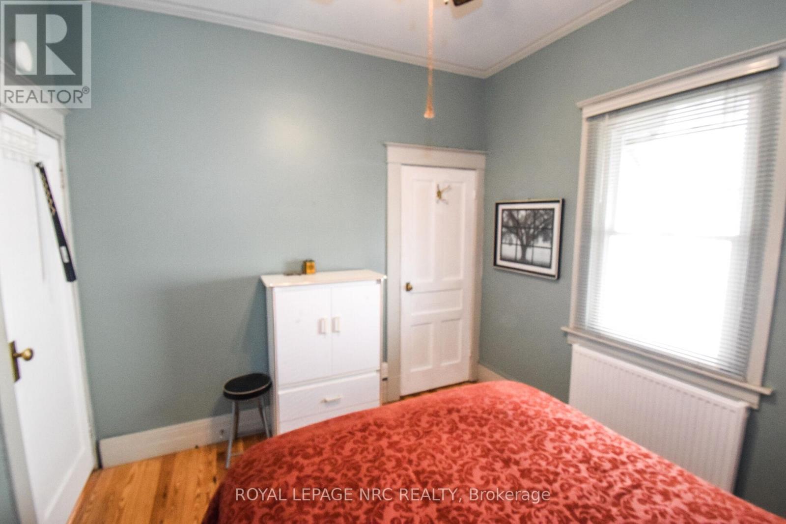 












110 EASTCHESTER AVENUE

,
St. Catharines (E. Chester),




Ontario
L2P2Z1

