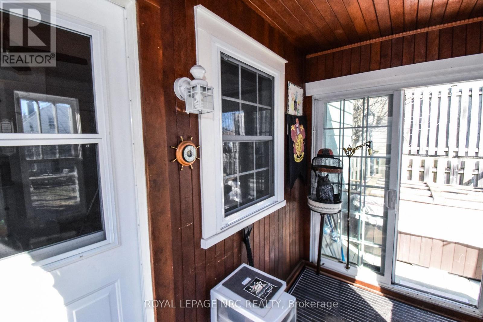 












110 EASTCHESTER AVENUE

,
St. Catharines (E. Chester),




Ontario
L2P2Z1


