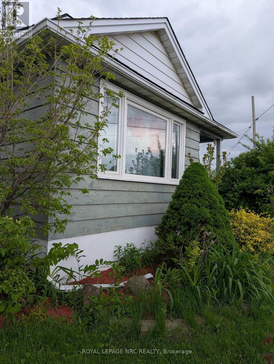 












110 EASTCHESTER AVENUE

,
St. Catharines (E. Chester),




Ontario
L2P2Z1


