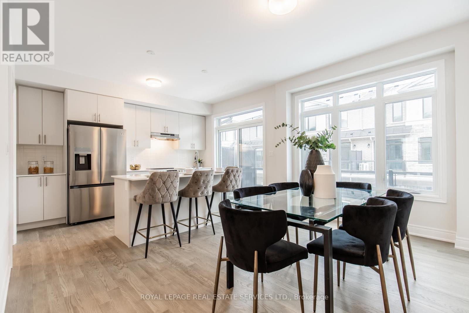 












2733 WESTOAK TRAILS BOULEVARD

,
Oakville,




Ontario
L6M5T1

