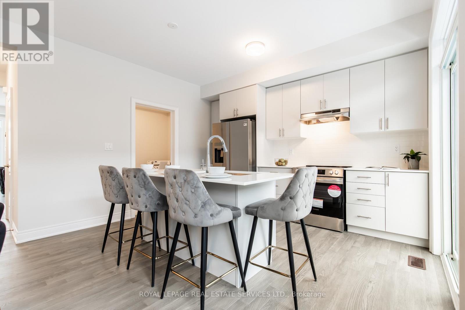 












2733 WESTOAK TRAILS BOULEVARD

,
Oakville,




Ontario
L6M5T1

