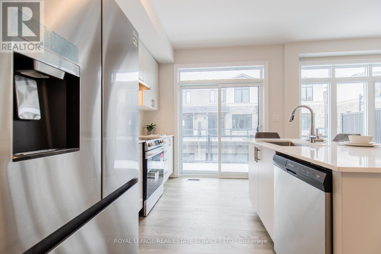 












2733 WESTOAK TRAILS BOULEVARD

,
Oakville,




Ontario
L6M5T1

