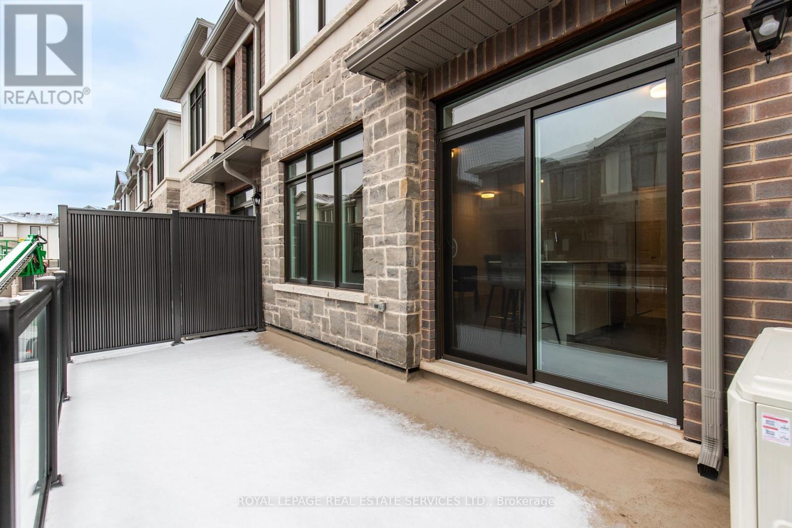 












2733 WESTOAK TRAILS BOULEVARD

,
Oakville,




Ontario
L6M5T1

