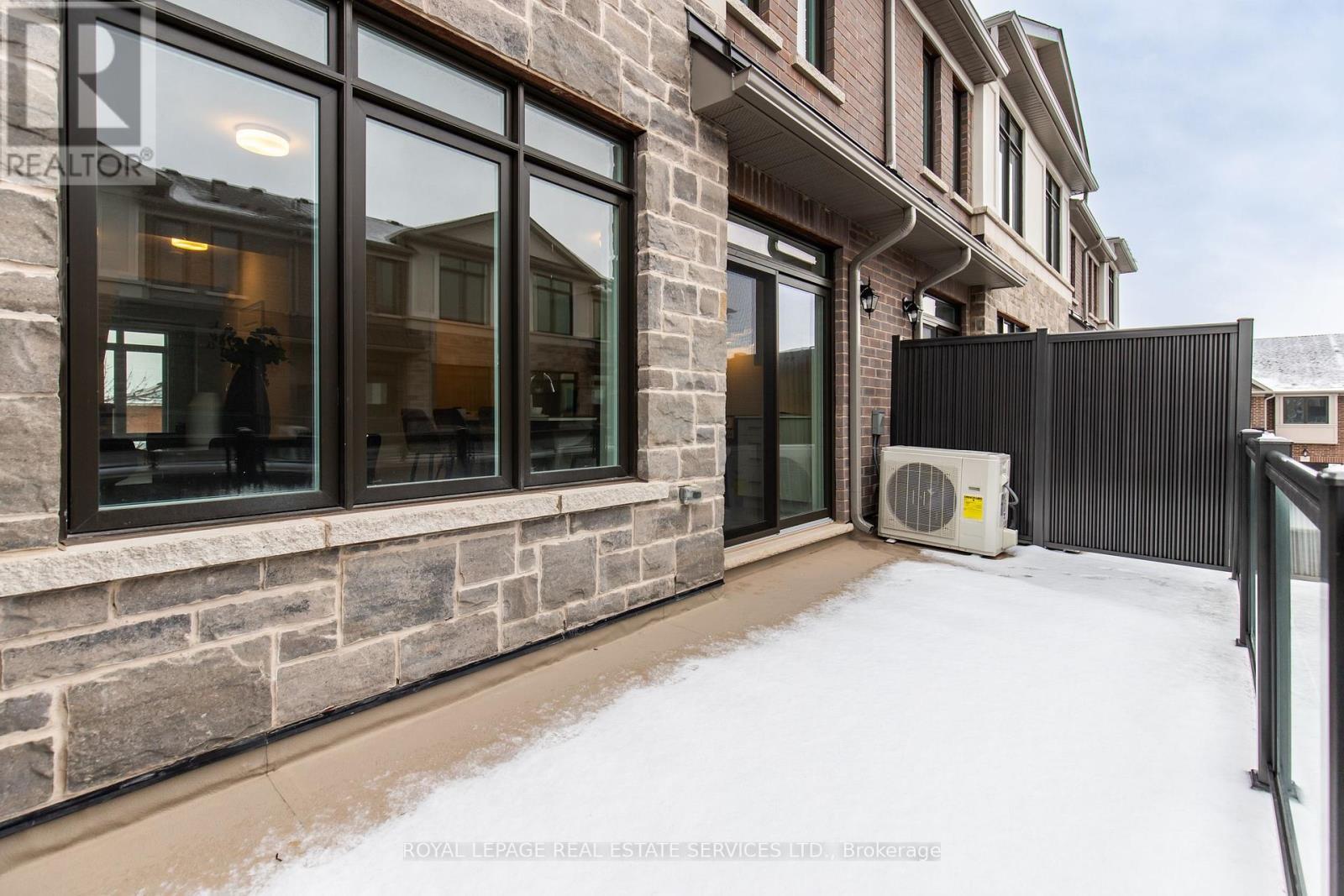 












2733 WESTOAK TRAILS BOULEVARD

,
Oakville,




Ontario
L6M5T1

