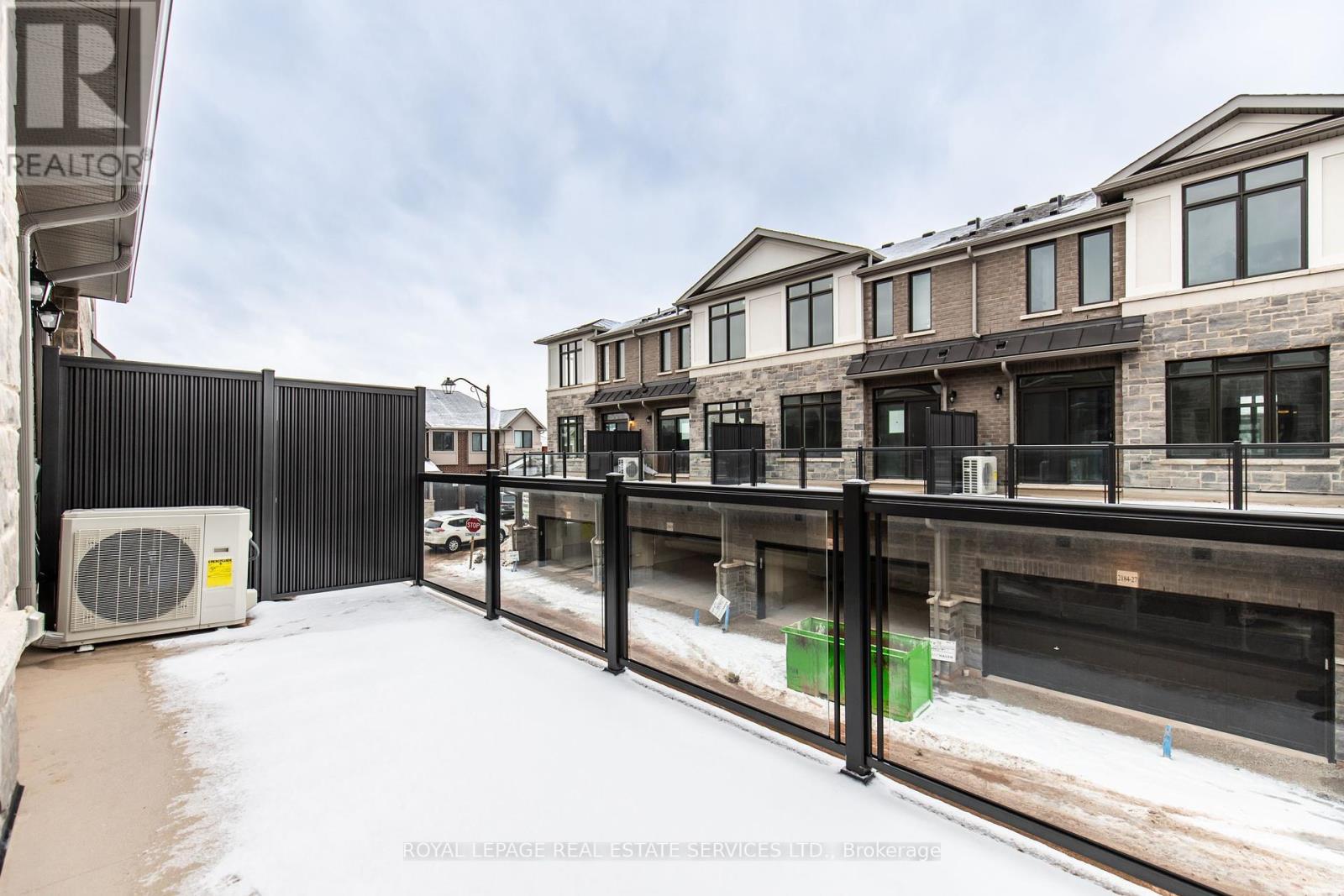 












2733 WESTOAK TRAILS BOULEVARD

,
Oakville,




Ontario
L6M5T1

