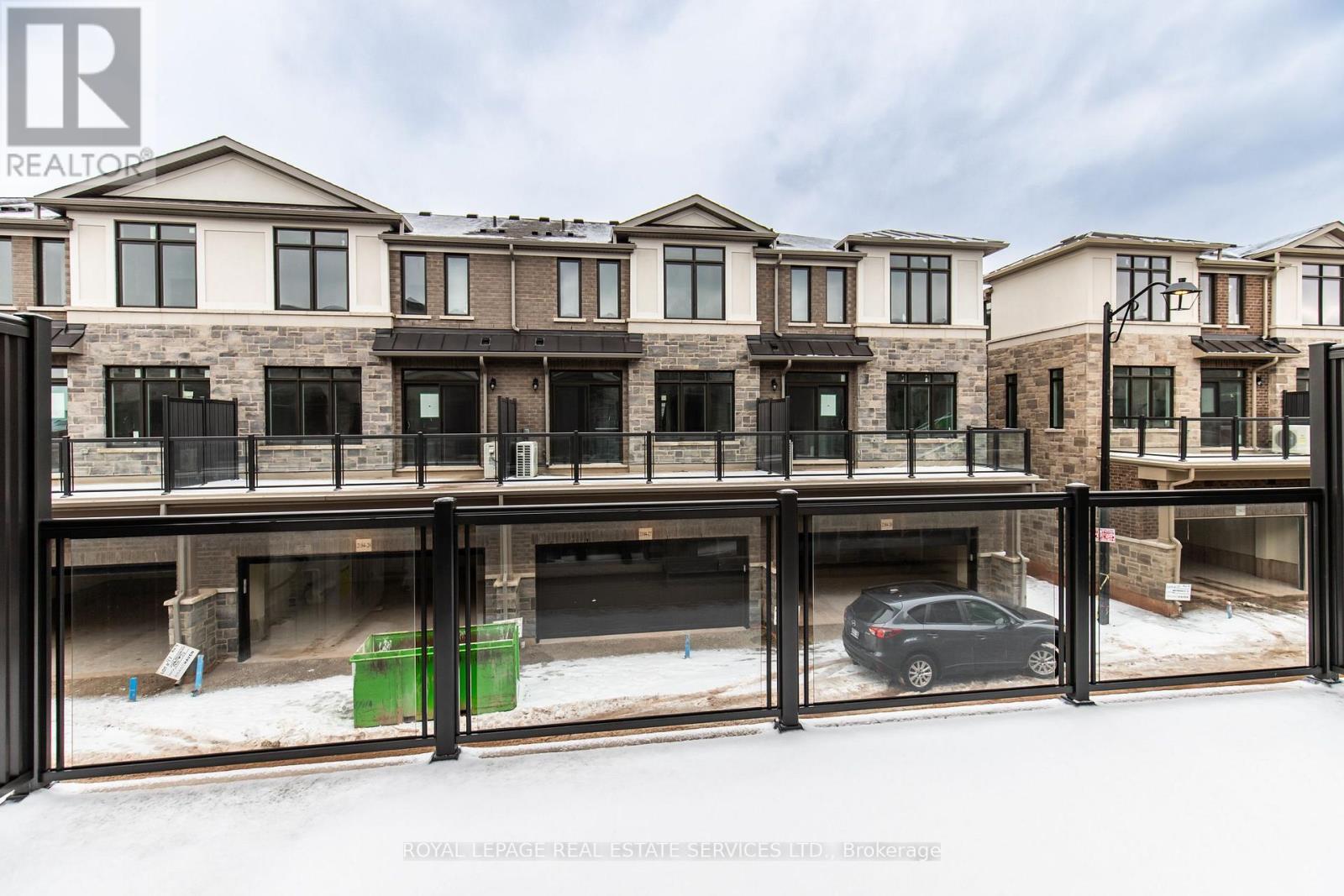 












2733 WESTOAK TRAILS BOULEVARD

,
Oakville,




Ontario
L6M5T1

