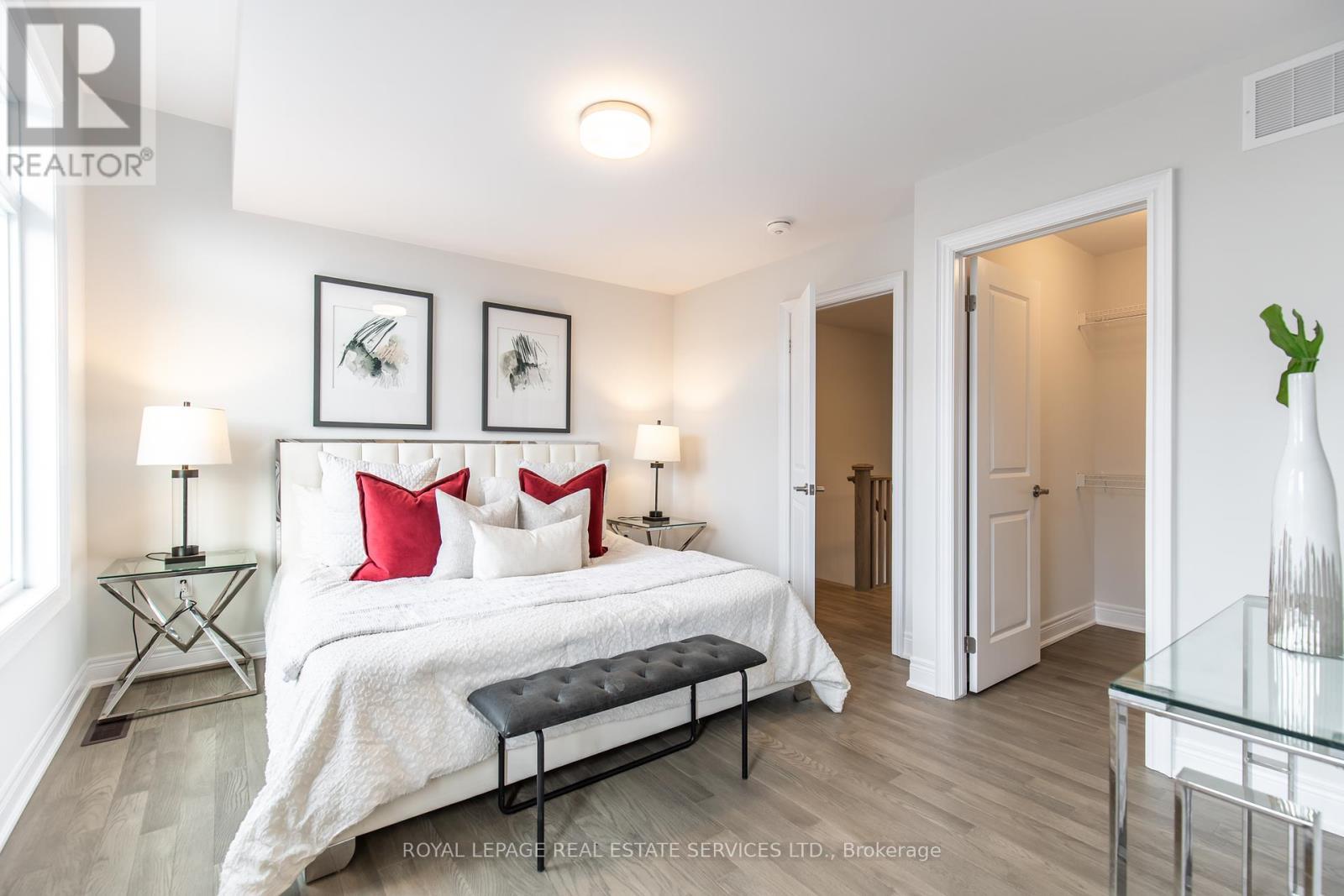 












2733 WESTOAK TRAILS BOULEVARD

,
Oakville,




Ontario
L6M5T1

