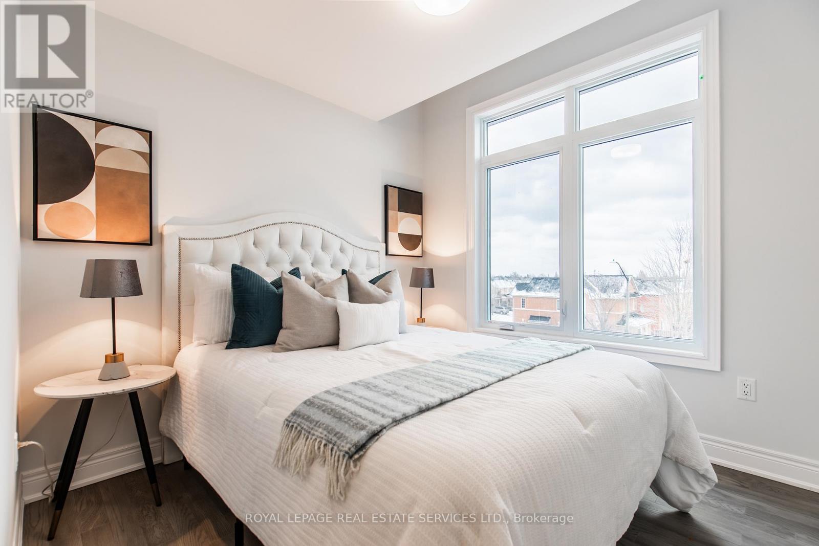 












2733 WESTOAK TRAILS BOULEVARD

,
Oakville,




Ontario
L6M5T1

