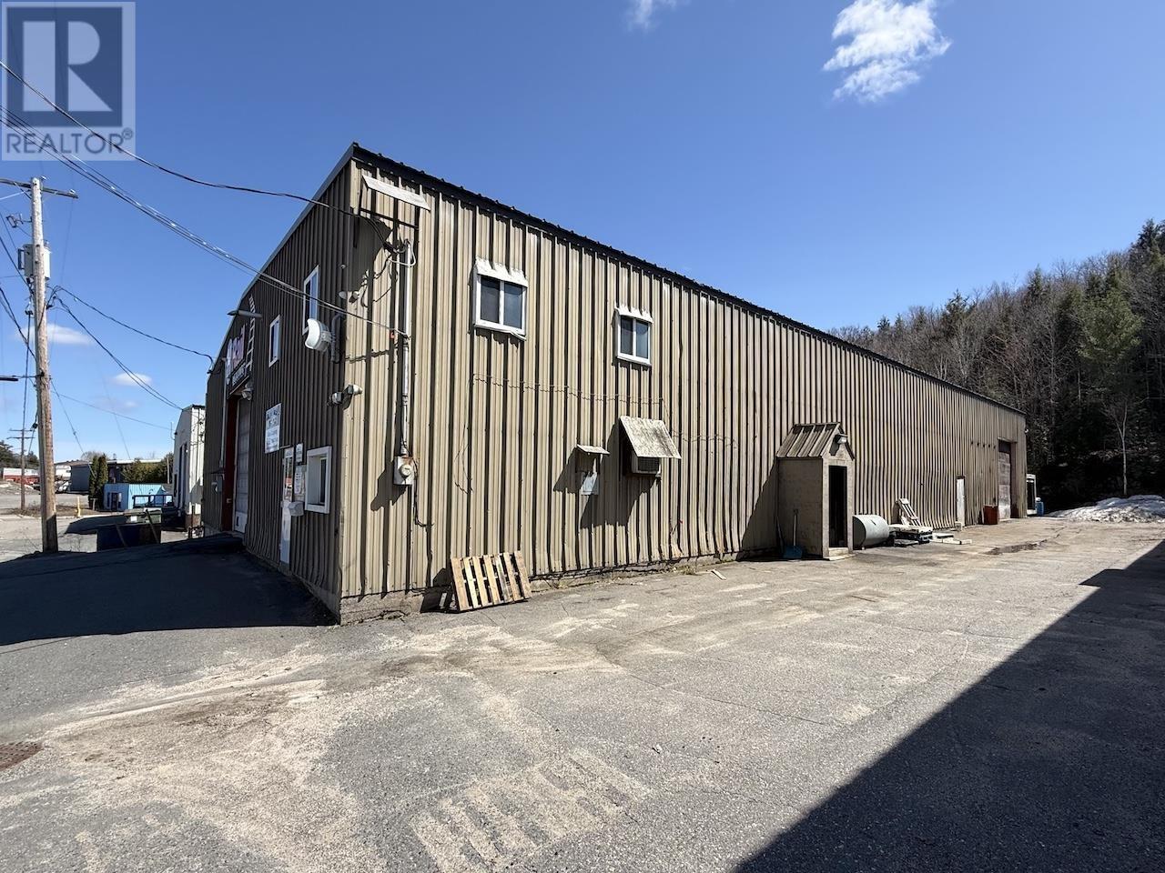 












37 Perini RD

,
Elliot Lake,




Ontario
P5A2T1

