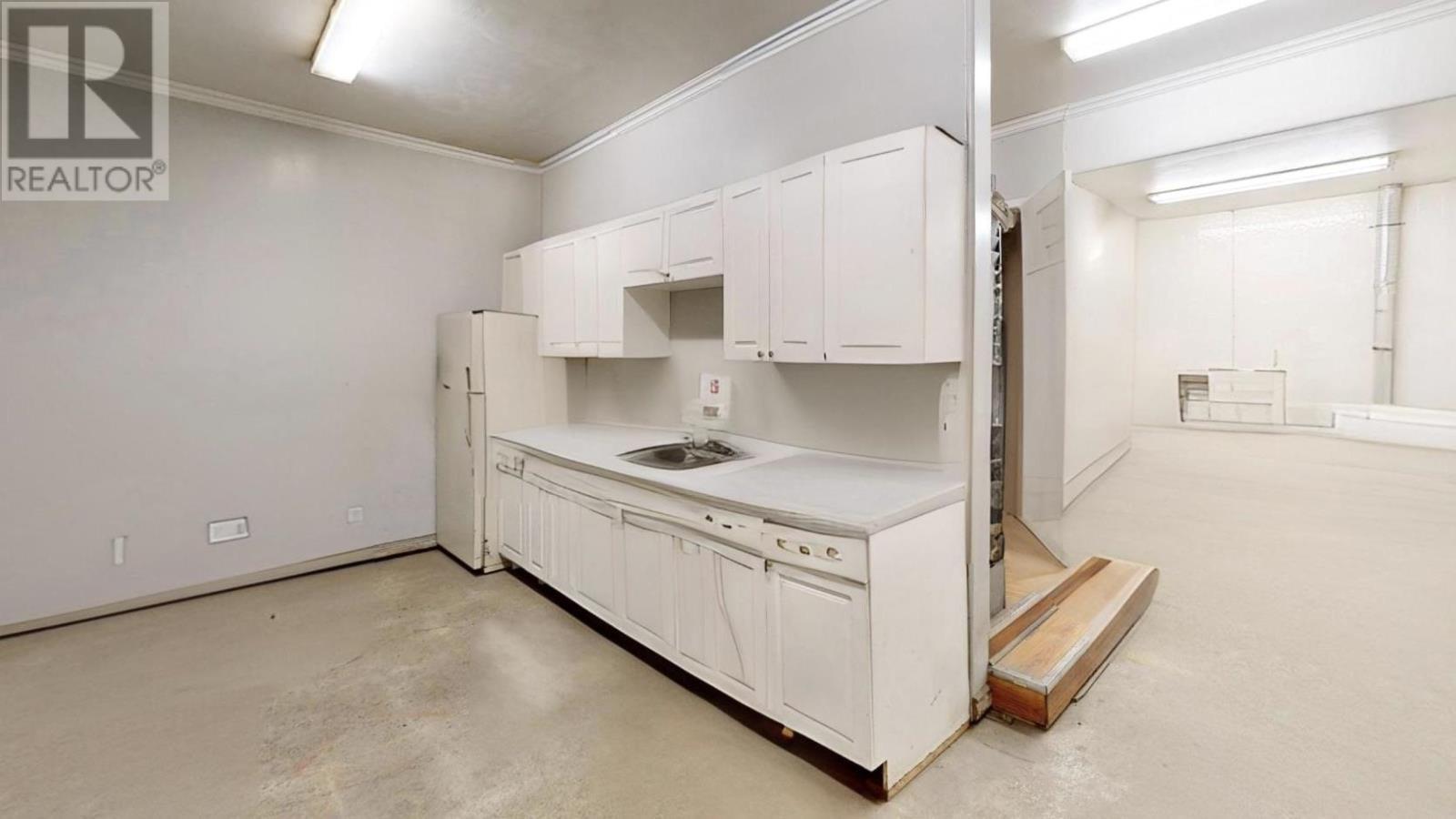 












37 Perini RD

,
Elliot Lake,




Ontario
P5A2T1

