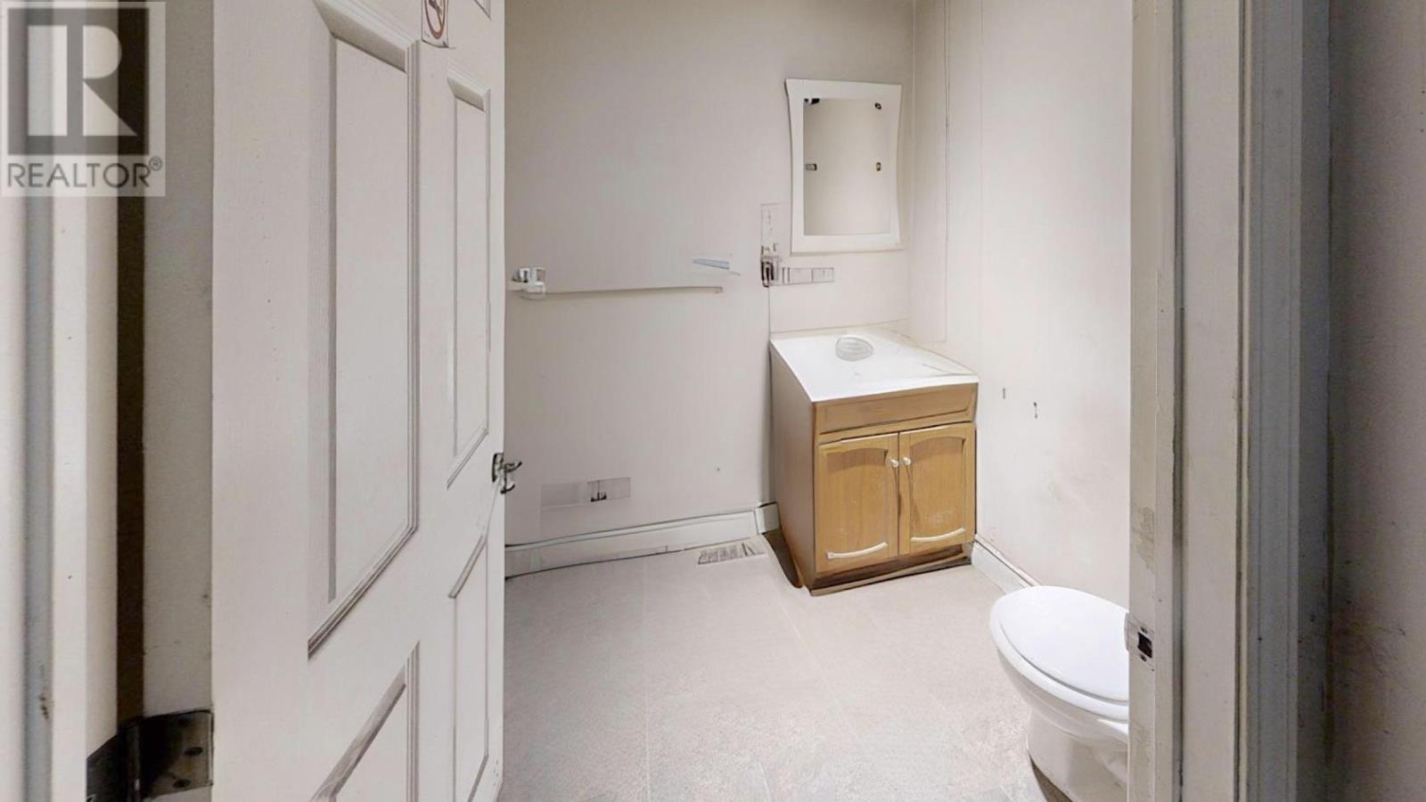 












37 Perini RD

,
Elliot Lake,




Ontario
P5A2T1

