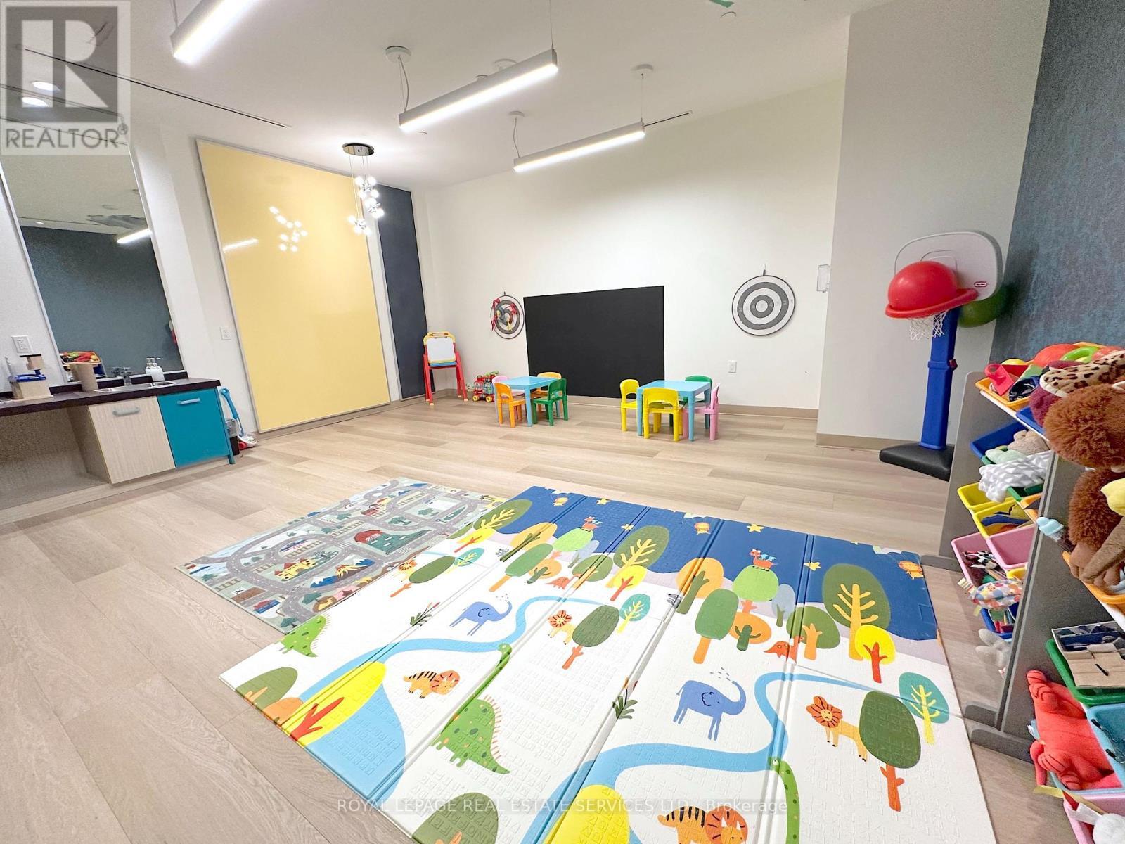 












1201 - 1225 YORK MILLS ROAD

,
Toronto,




Ontario
M3A1Y4

