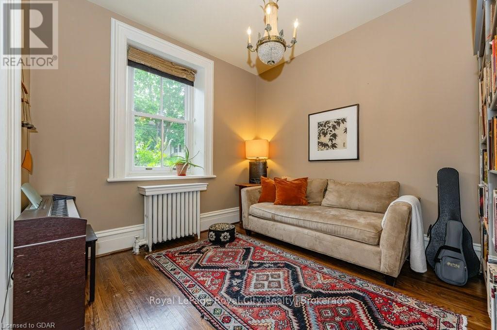 












134 DUBLIN STREET N

,
Guelph (Downtown),




Ontario
N1H4N7

