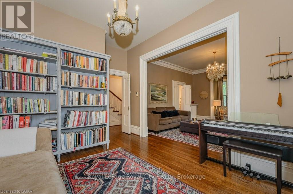












134 DUBLIN STREET N

,
Guelph (Downtown),




Ontario
N1H4N7


