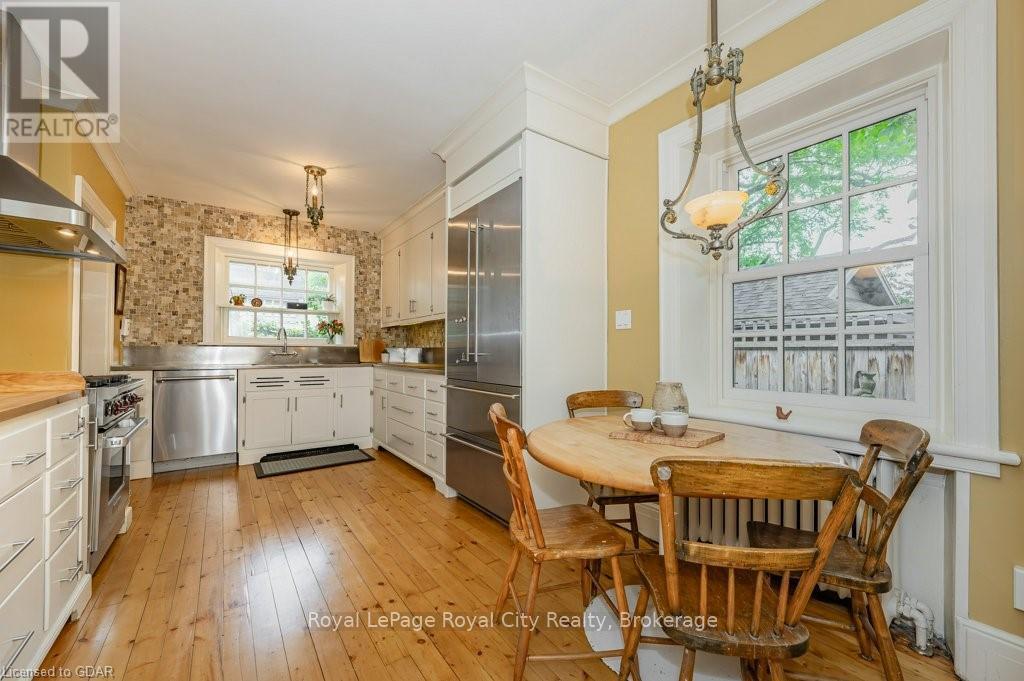 












134 DUBLIN STREET N

,
Guelph (Downtown),




Ontario
N1H4N7

