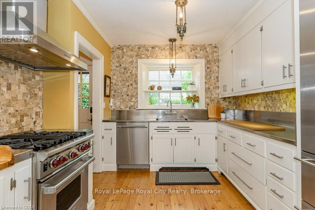 












134 DUBLIN STREET N

,
Guelph (Downtown),




Ontario
N1H4N7

