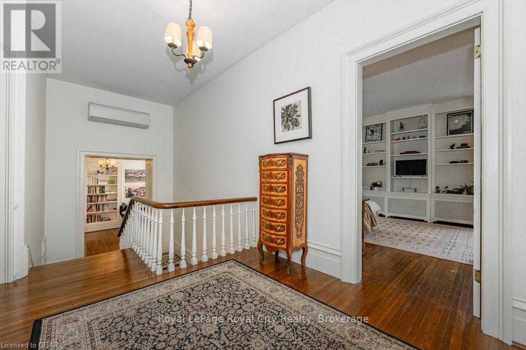 












134 DUBLIN STREET N

,
Guelph (Downtown),




Ontario
N1H4N7


