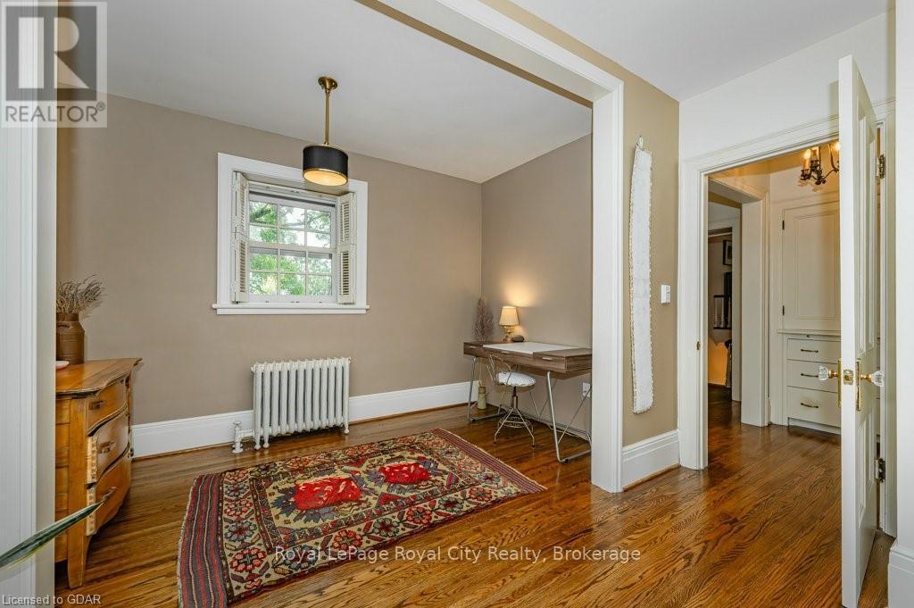 












134 DUBLIN STREET N

,
Guelph (Downtown),




Ontario
N1H4N7

