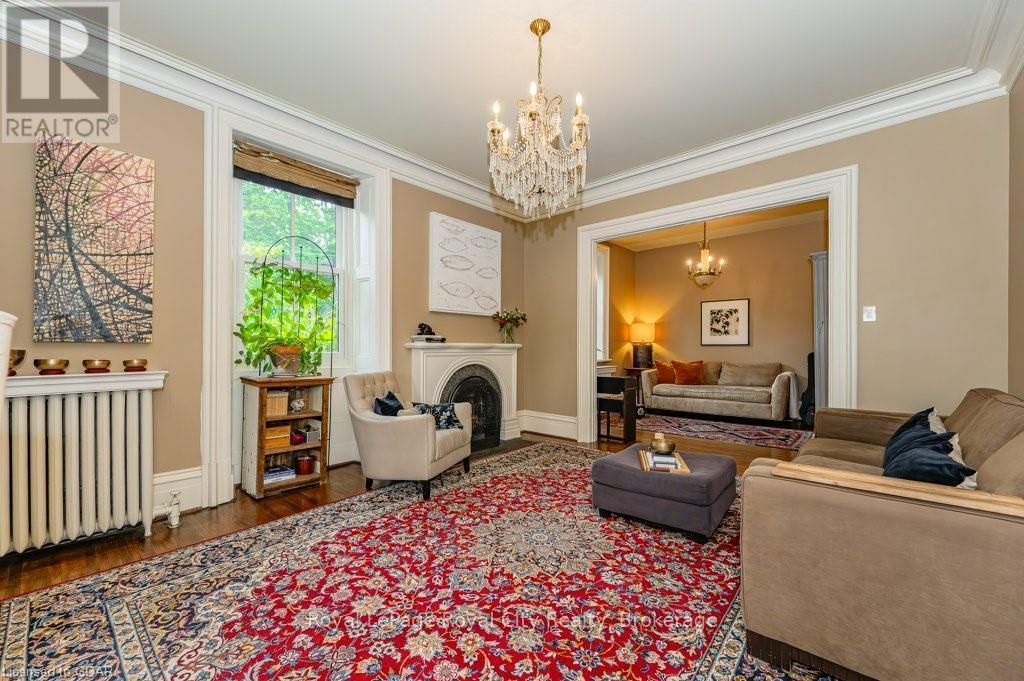 












134 DUBLIN STREET N

,
Guelph (Downtown),




Ontario
N1H4N7

