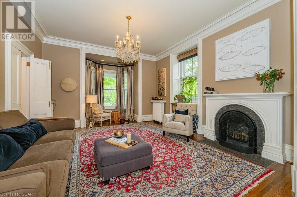 












134 DUBLIN STREET N

,
Guelph (Downtown),




Ontario
N1H4N7

