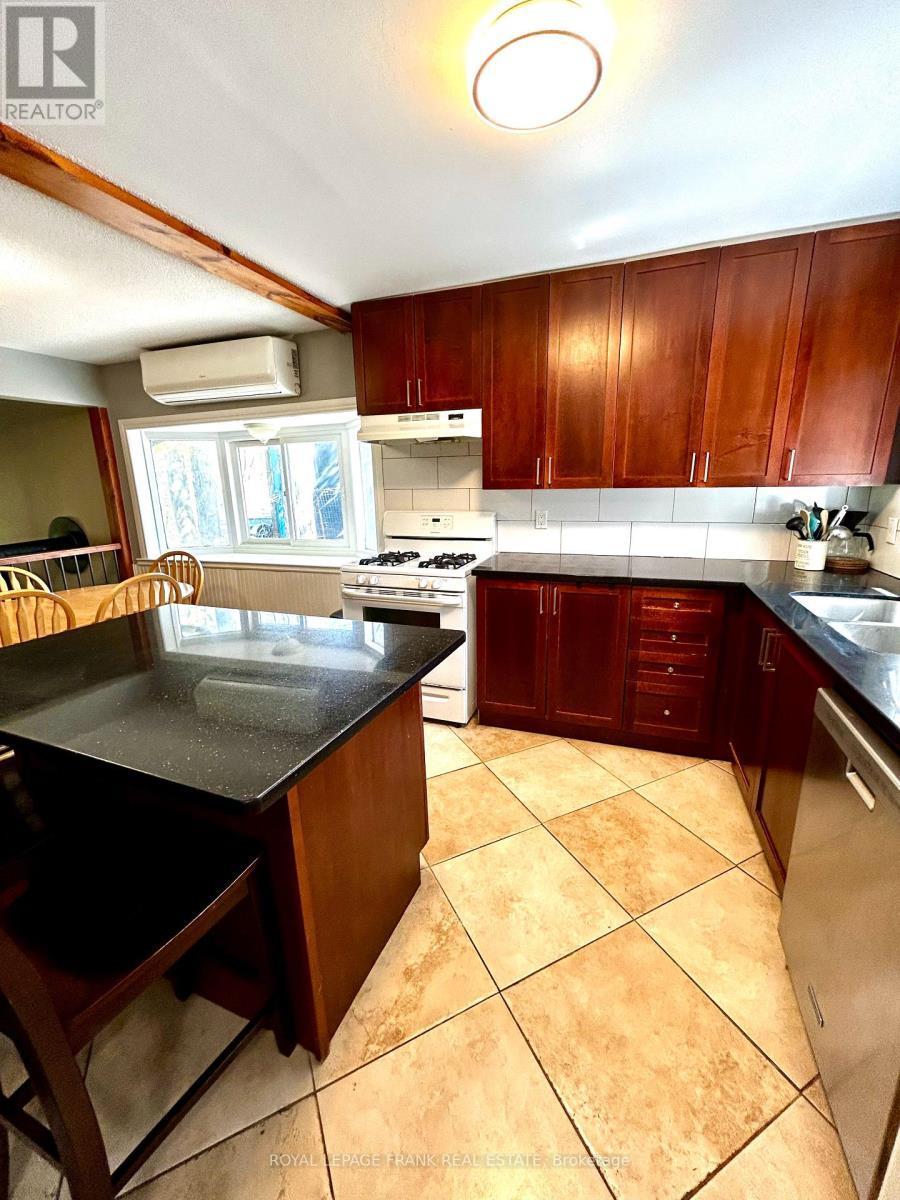 












680 MARBLE POINT ROAD

,
Marmora and Lake (Marmora Ward),




Ontario
K0K2M0

