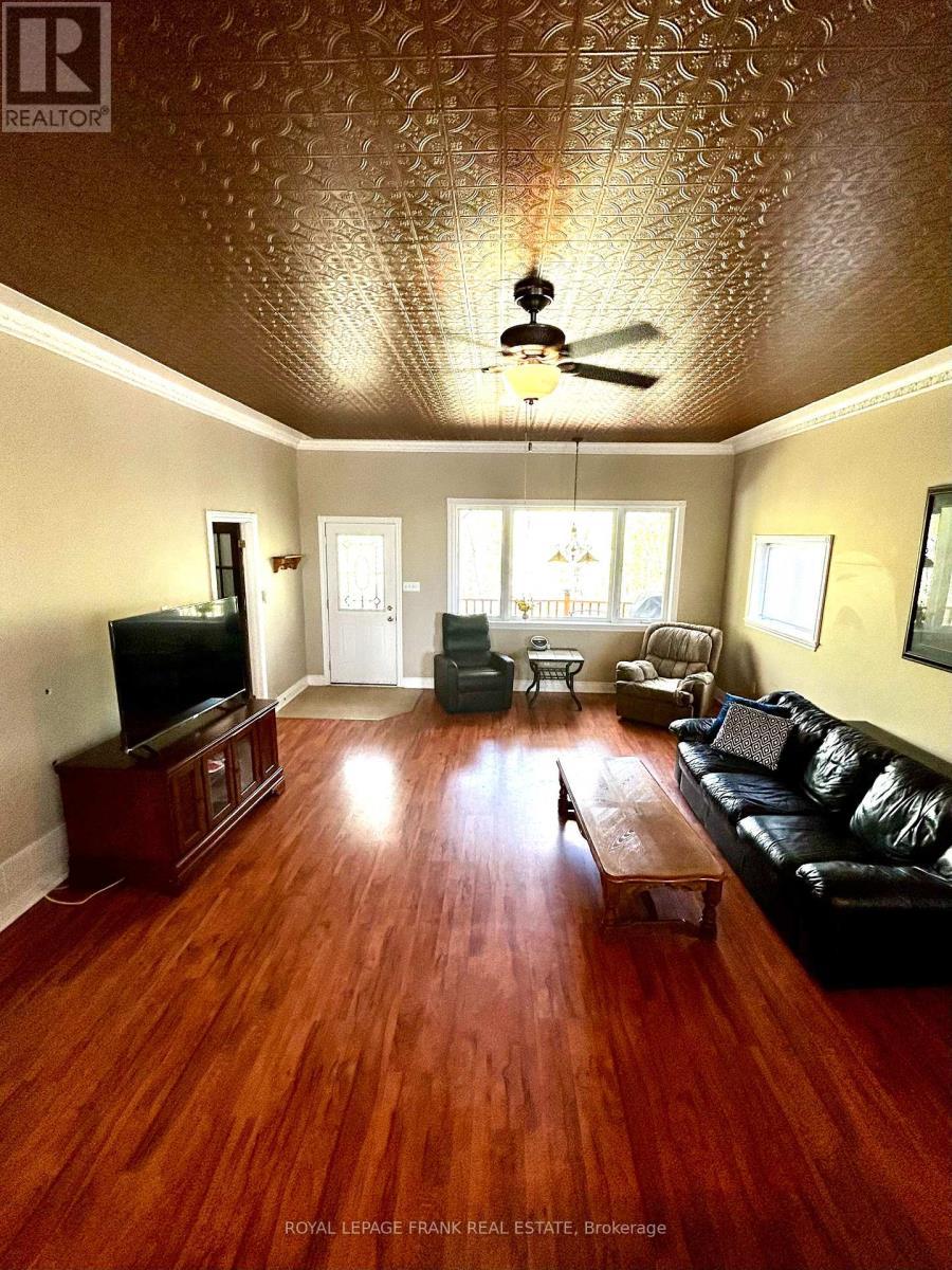 












680 MARBLE POINT ROAD

,
Marmora and Lake (Marmora Ward),




Ontario
K0K2M0

