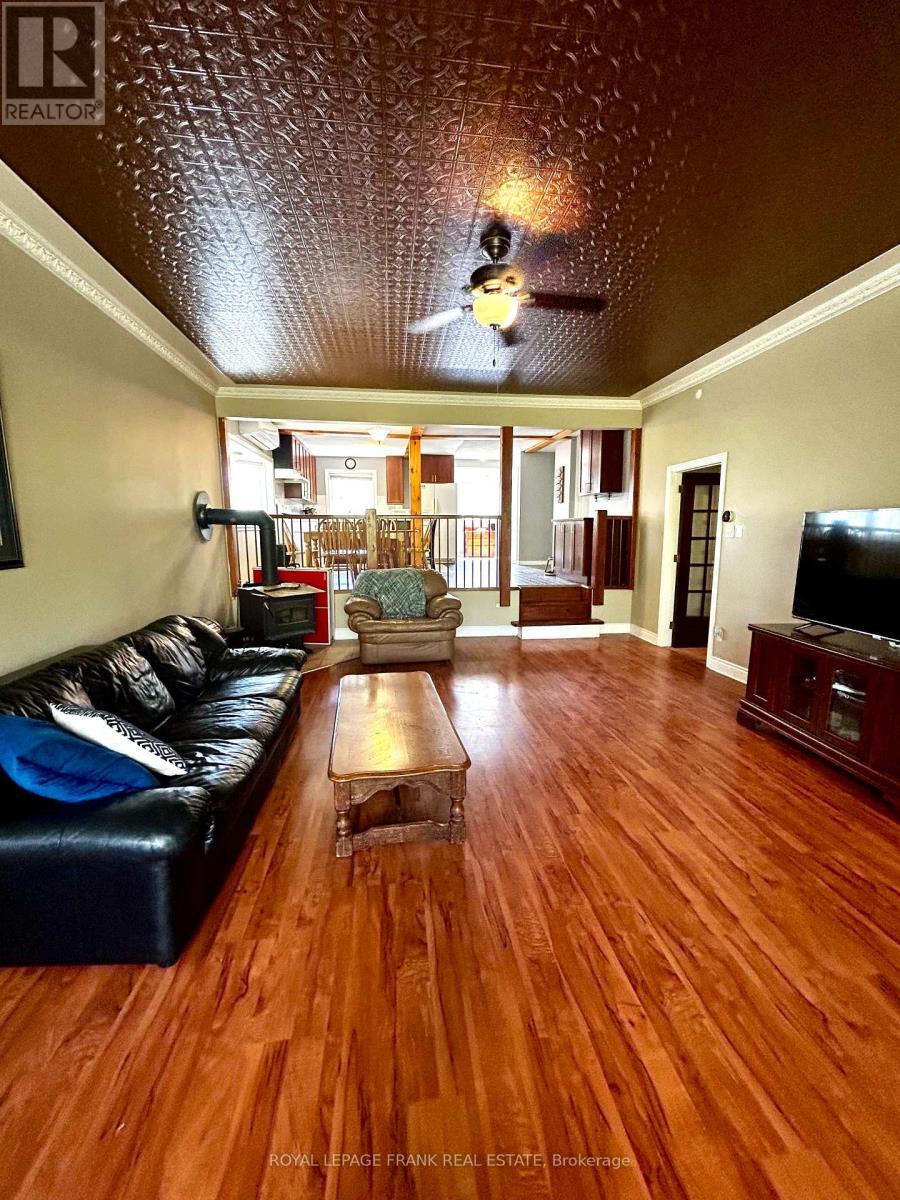 












680 MARBLE POINT ROAD

,
Marmora and Lake (Marmora Ward),




Ontario
K0K2M0

