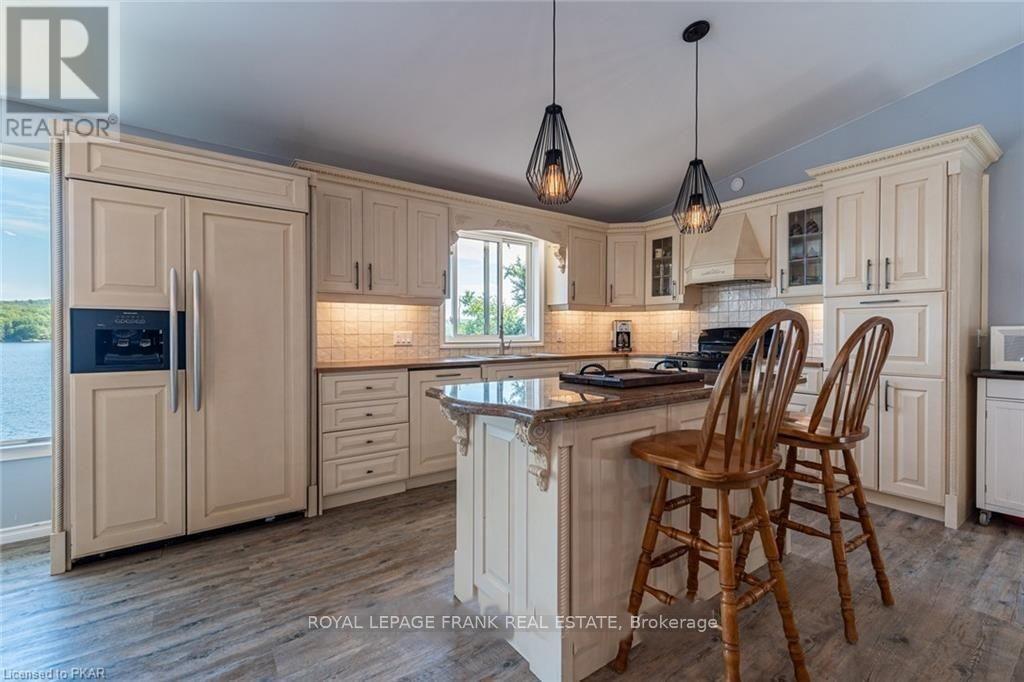 












1758 PAPINEAU LAKE ROAD

,
Hastings Highlands (Wicklow Ward),




Ontario
K0L2R0

