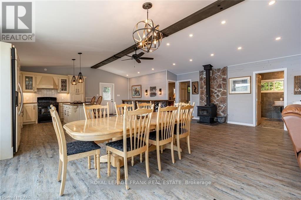 












1758 PAPINEAU LAKE ROAD

,
Hastings Highlands (Wicklow Ward),




Ontario
K0L2R0


