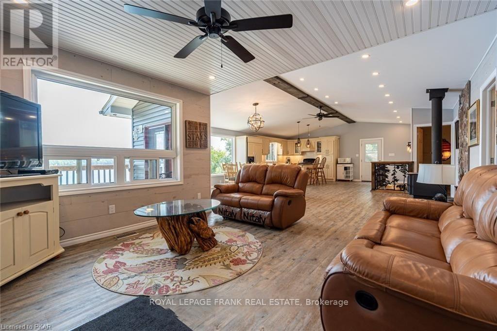 












1758 PAPINEAU LAKE ROAD

,
Hastings Highlands (Wicklow Ward),




Ontario
K0L2R0

