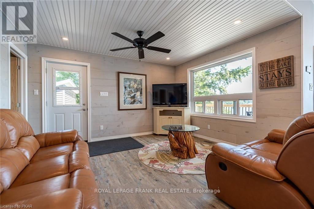 












1758 PAPINEAU LAKE ROAD

,
Hastings Highlands (Wicklow Ward),




Ontario
K0L2R0

