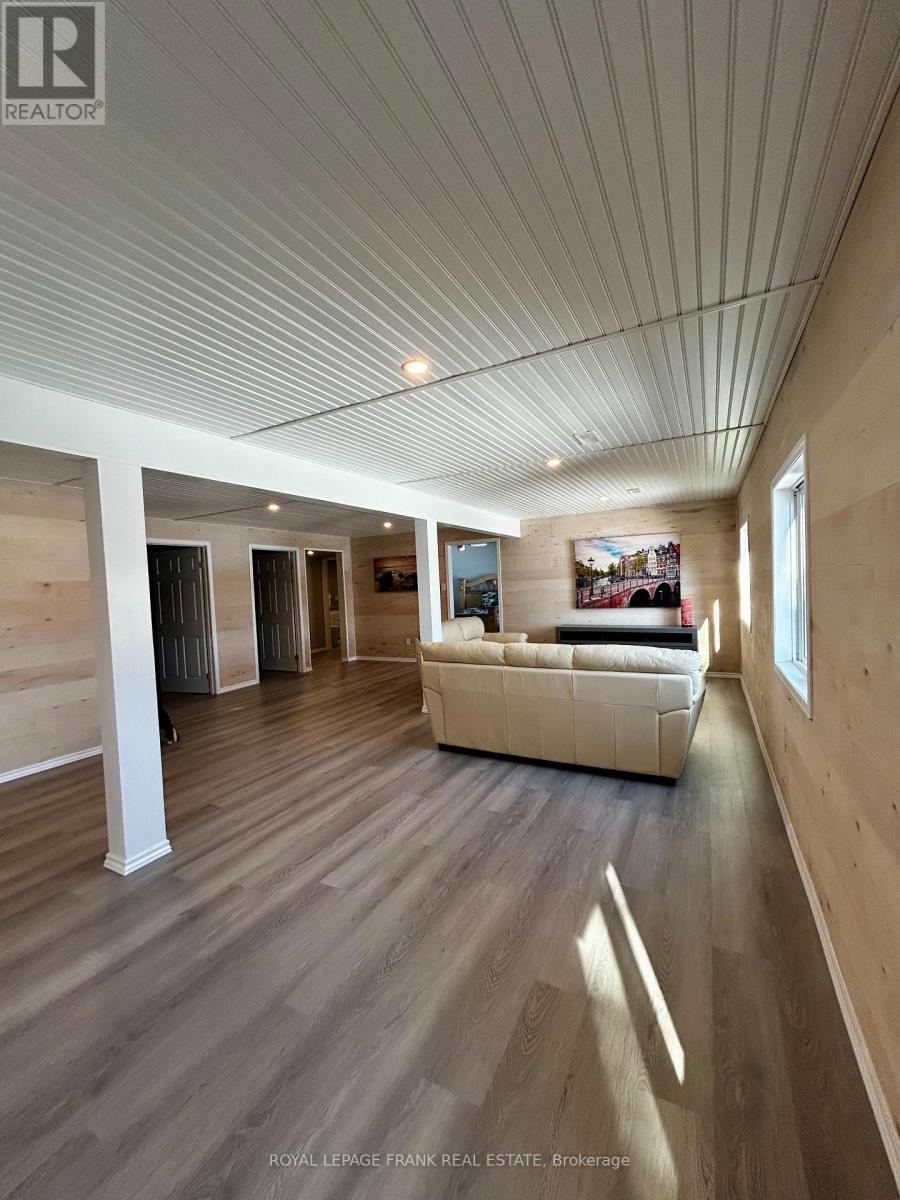












1758 PAPINEAU LAKE ROAD

,
Hastings Highlands (Wicklow Ward),




Ontario
K0L2R0

