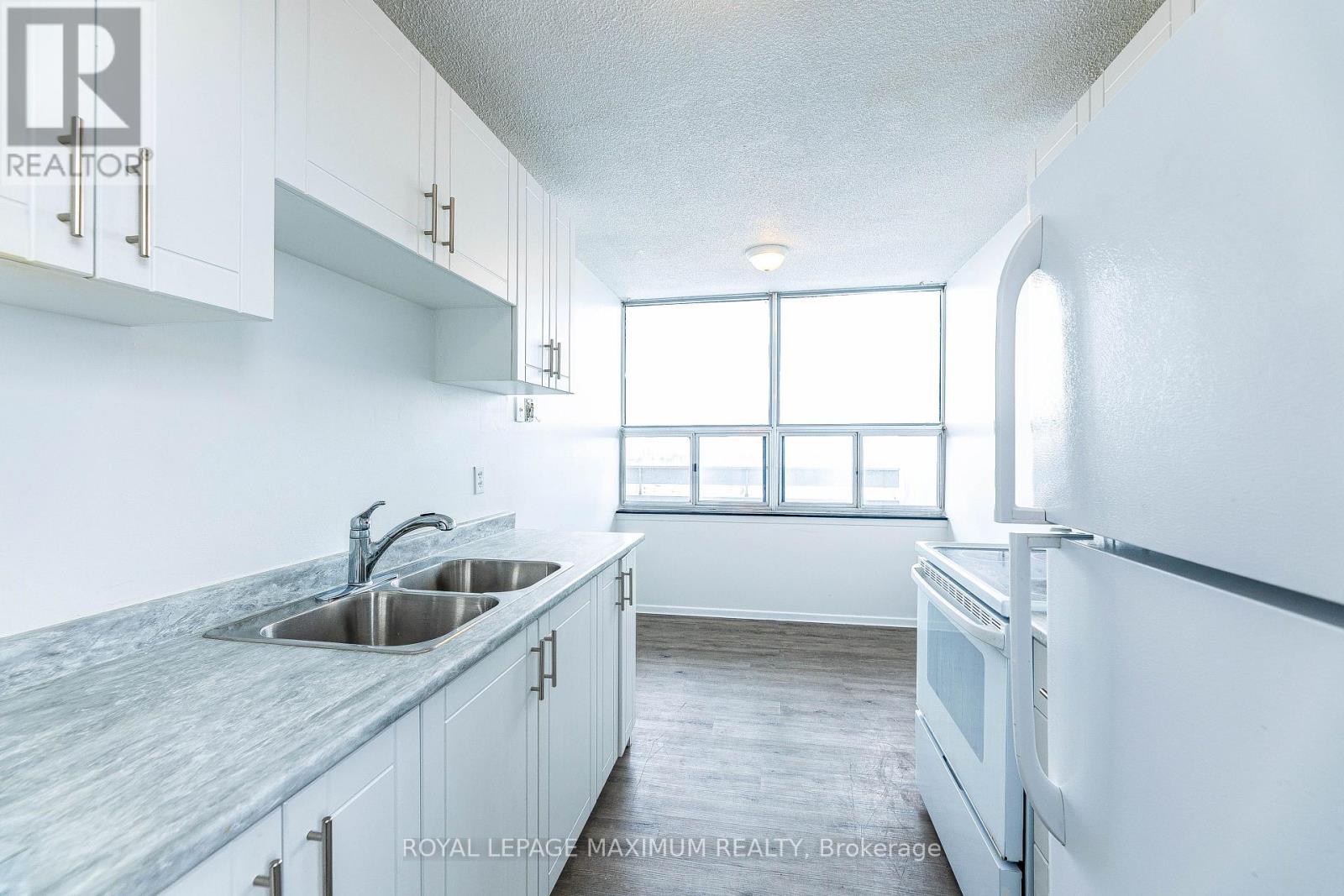 












1912 - 15 KENSINGTON ROAD

,
Brampton,




Ontario
L6T3W2

