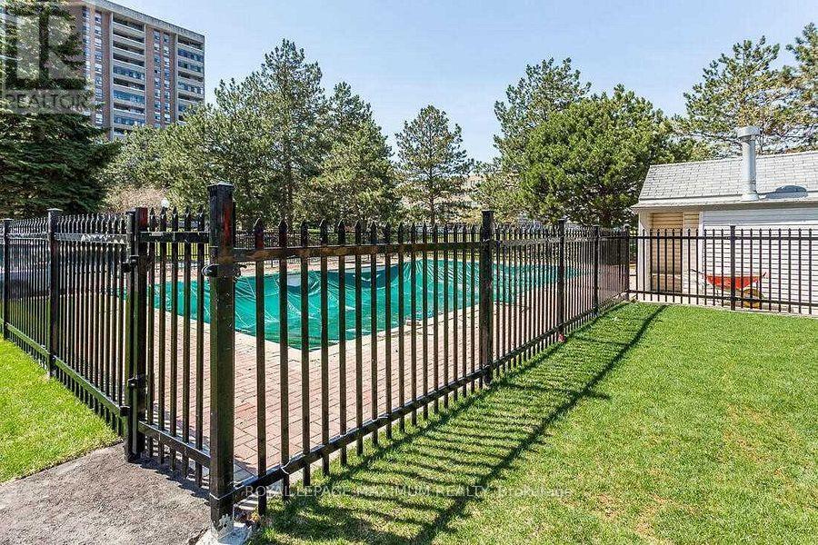 












1912 - 15 KENSINGTON ROAD

,
Brampton,




Ontario
L6T3W2

